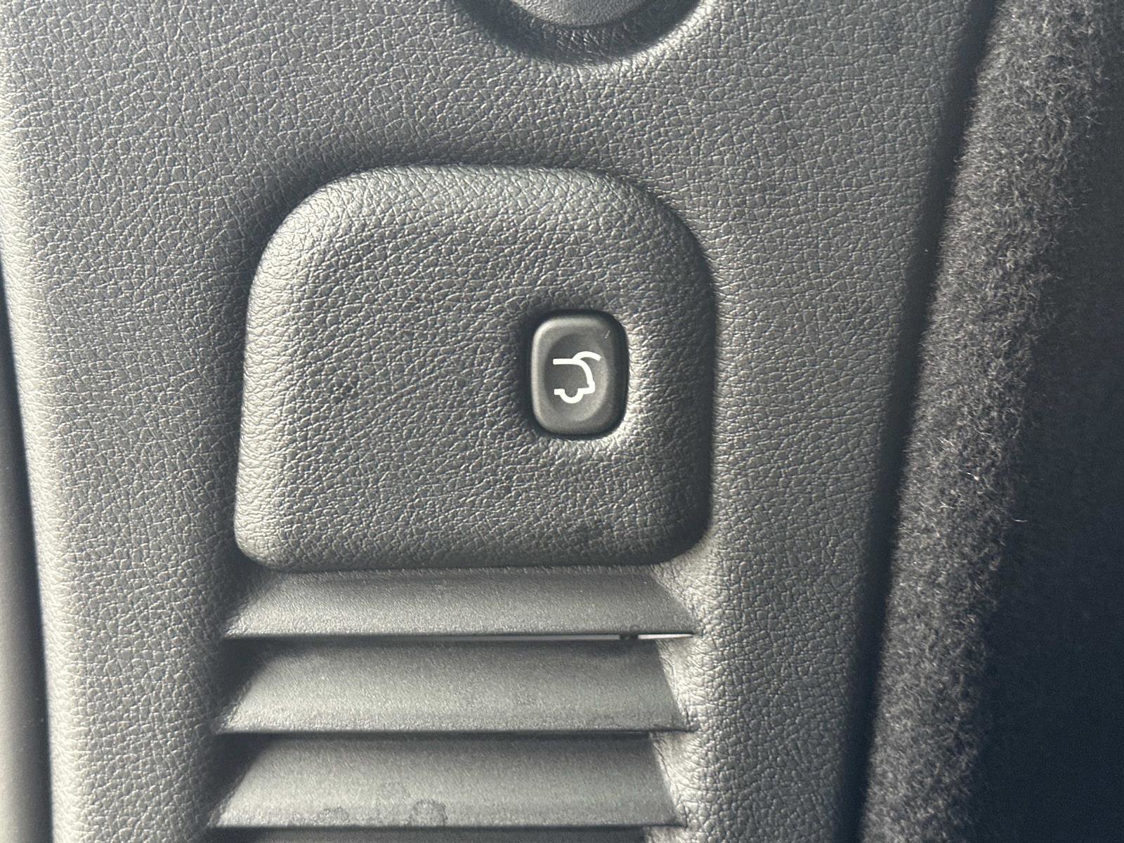 Certified 2025 Dodge Durango GT image 13