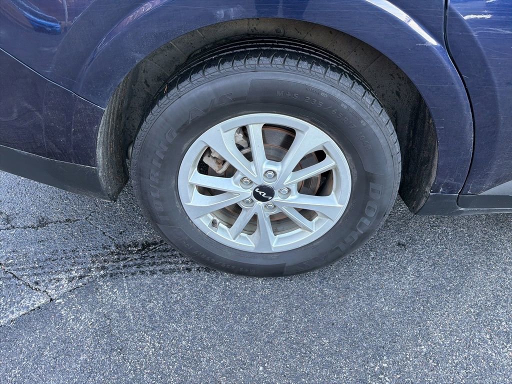 Used 2024 Kia Carnival LX image 15