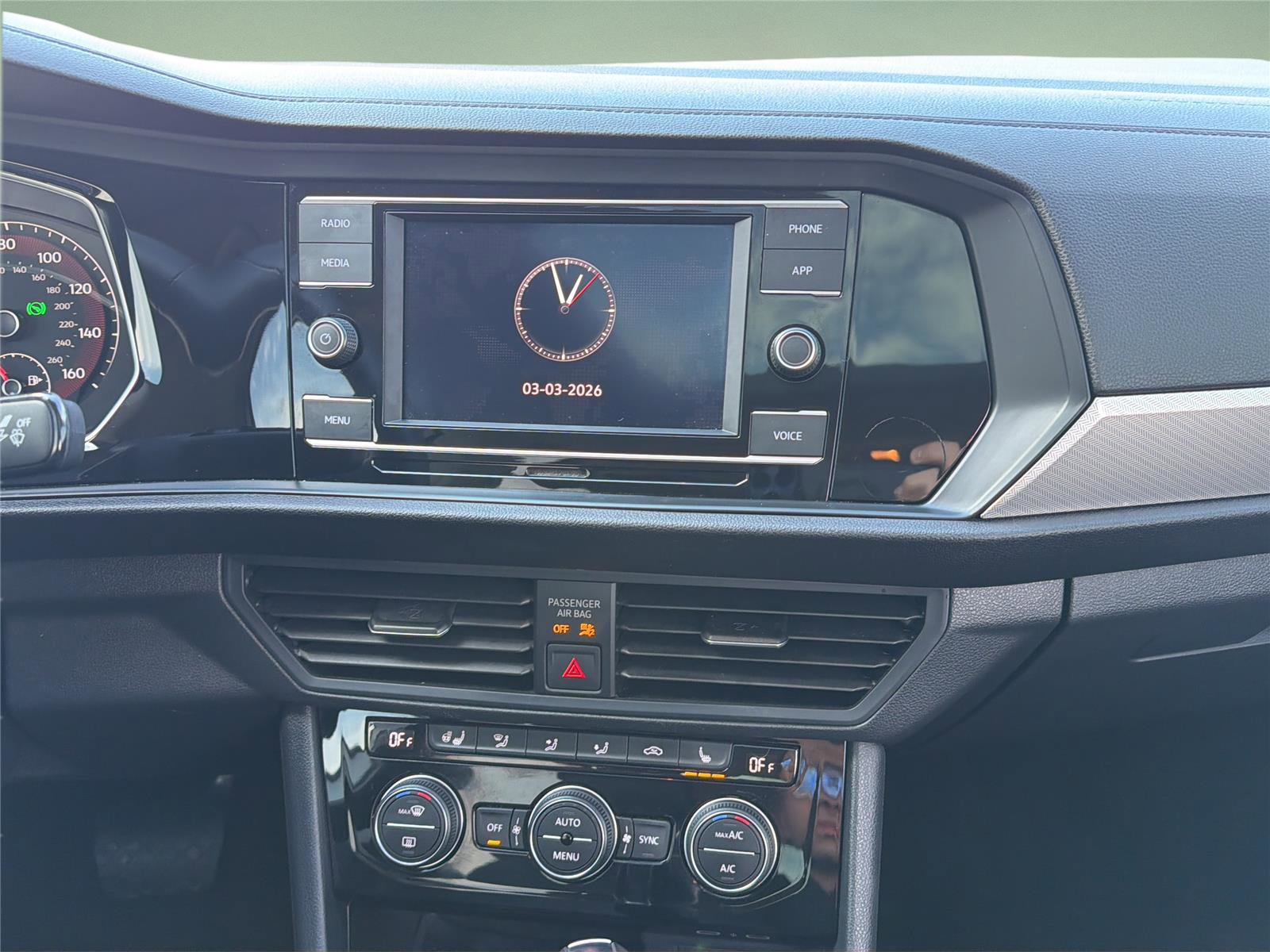 Used 2020 Volkswagen Jetta SE w/ SE Cold Weather Package image 16