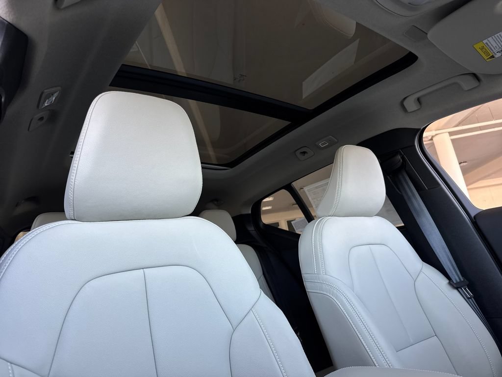 New 2026 Volvo XC40 B5 Plus w/ Protection Package Premier AWD/4WD image 16