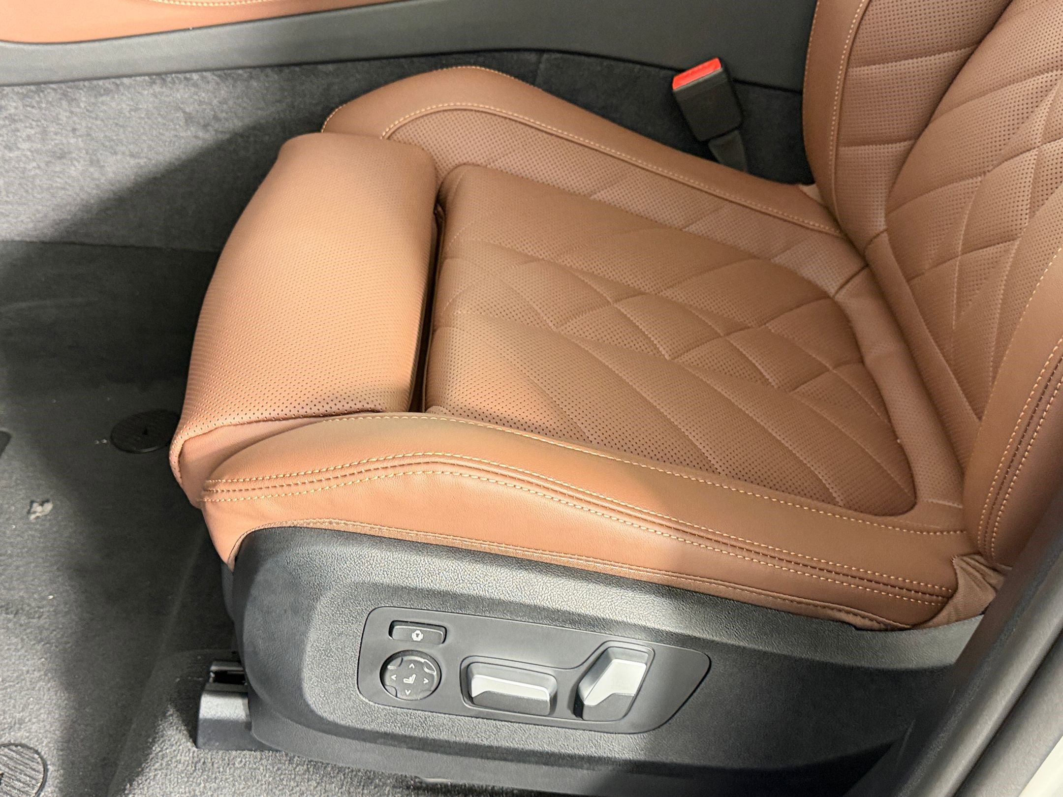New 2026 BMW X5 sDrive40i w/ Premium Package RWD image 13