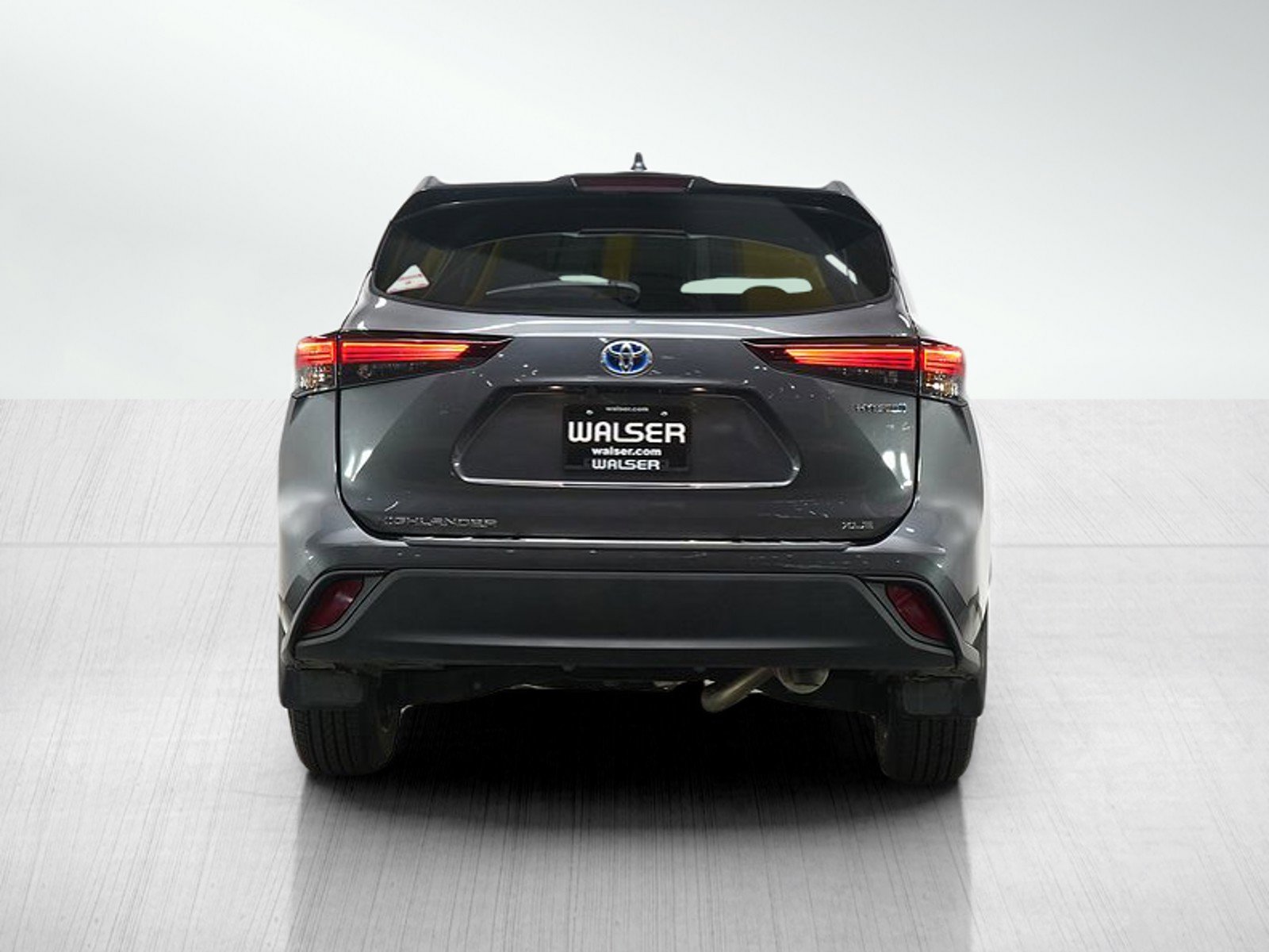 Used 2024 Toyota Highlander XLE image 4