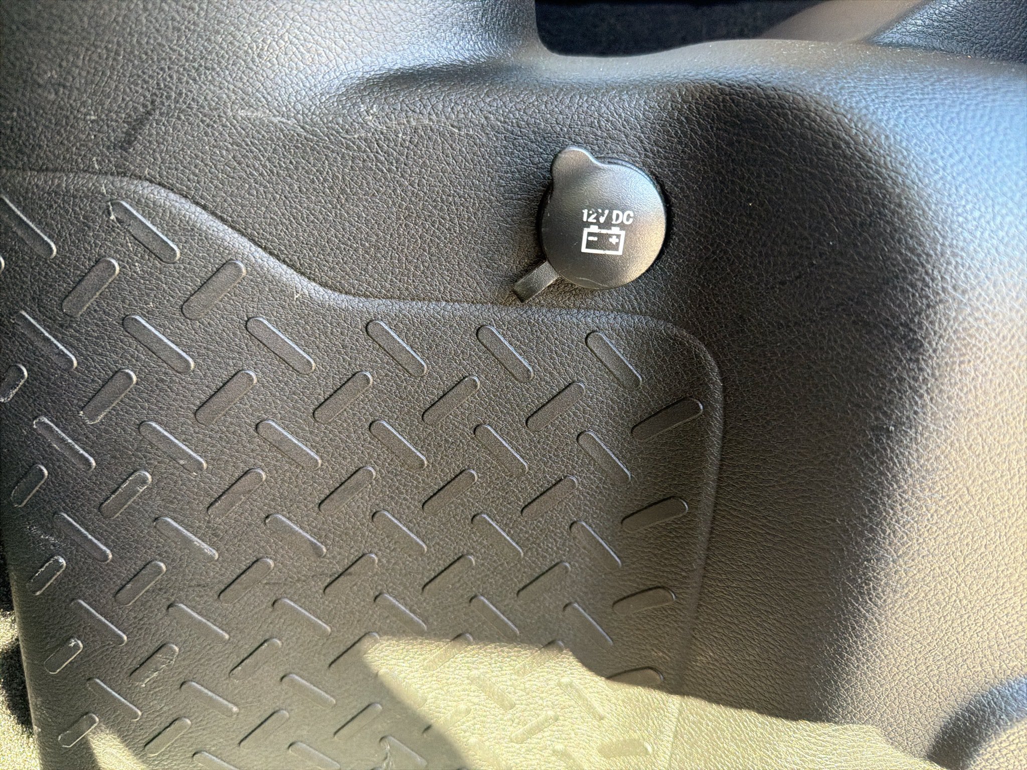 Used 2015 Jeep Wrangler Unlimited Sahara AWD/4WD image 30