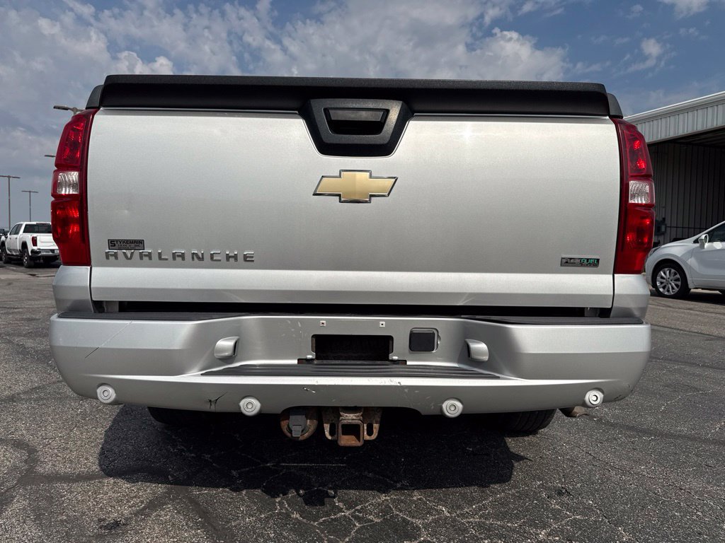 Used 2011 Chevrolet Avalanche LT w/ Luxury Package AWD/4WD image 8