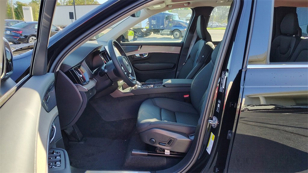 New 2026 Volvo XC90 B6 Plus image 7