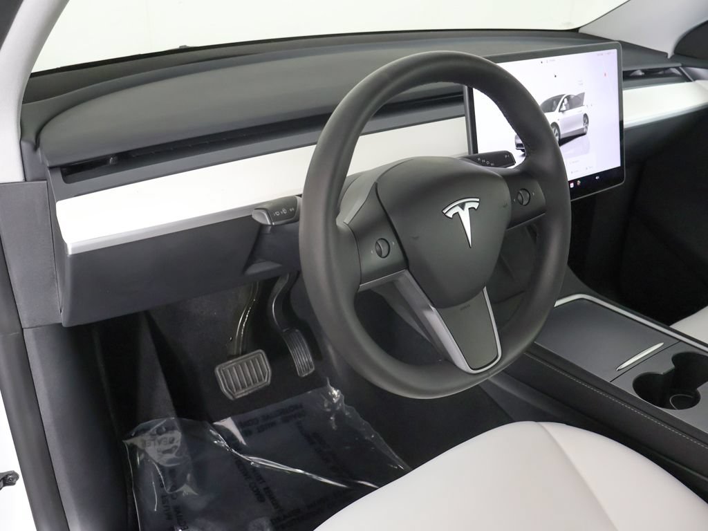 Used 2023 Tesla Model Y Long Range AWD/4WD image 27