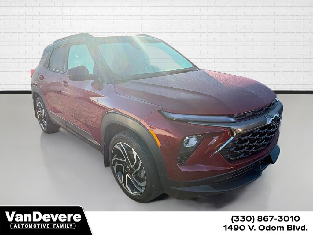 Used 2025 Chevrolet TrailBlazer RS w/ Driver Confidence Package AWD/4WD image 1