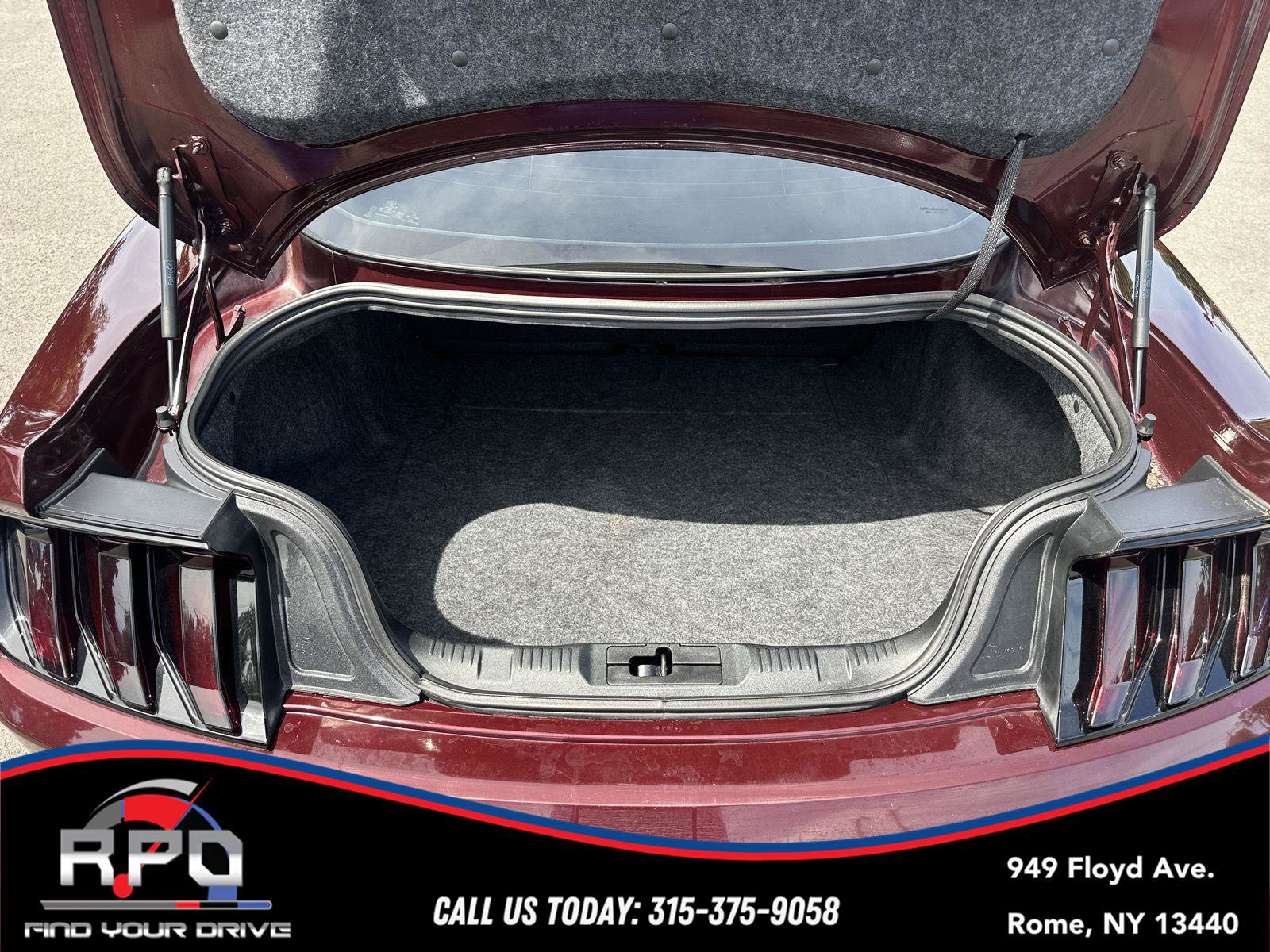 Used 2018 Ford Mustang Coupe RWD image 26