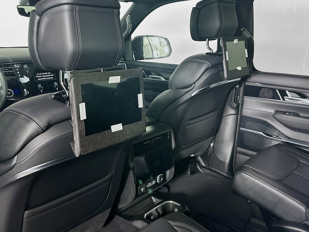 New 2026 Jeep Grand Wagoneer Summit image 21