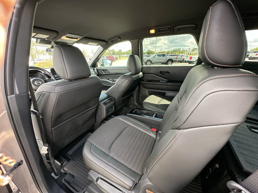 Used 2024 Nissan Pathfinder Rock Creek AWD/4WD image 4