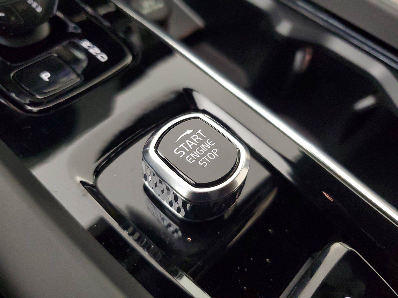 New 2026 Volvo XC60 B5 Core w/ Climate Package AWD/4WD image 33