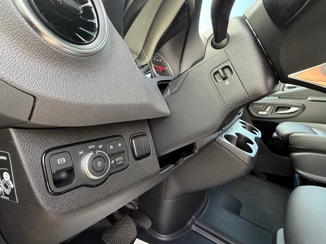 Used 2025 Mercedes-Benz Sprinter 2500 image 15