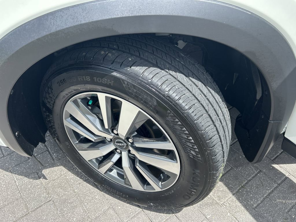 Used 2024 Nissan Pathfinder SL image 32