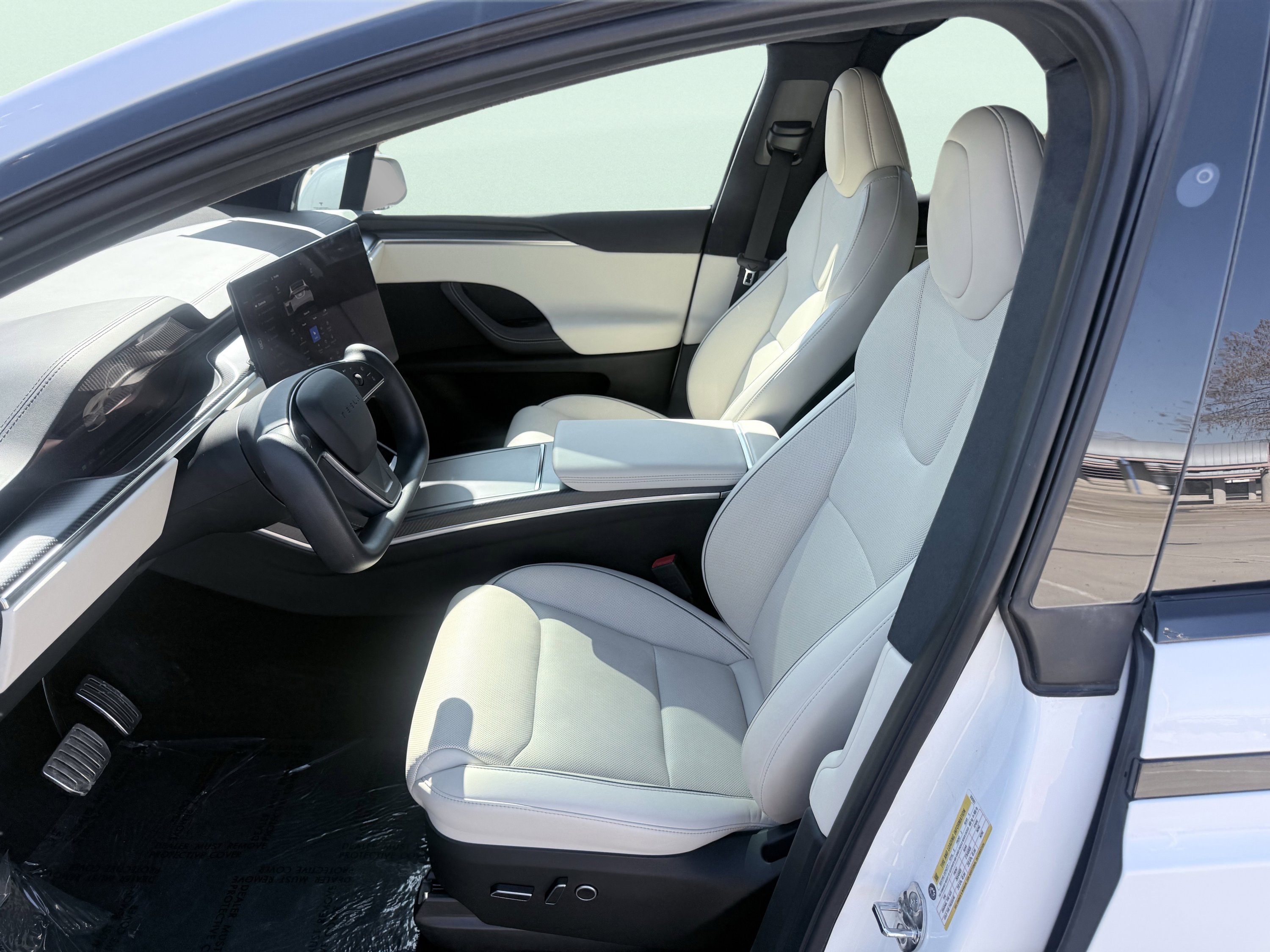 Used 2022 Tesla Model X Plaid image 31