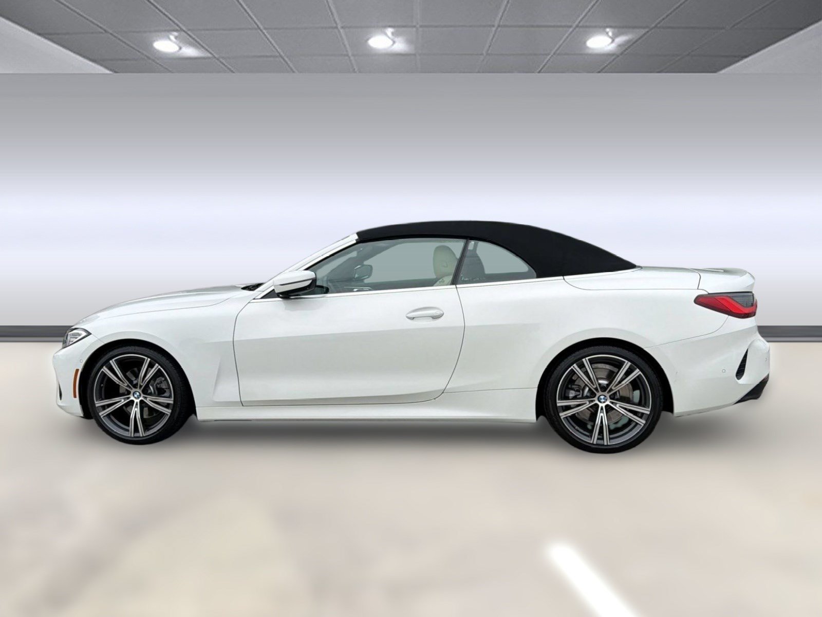Used 2021 BMW 430i Convertible w/ Parking Assistance Package RWD image 2
