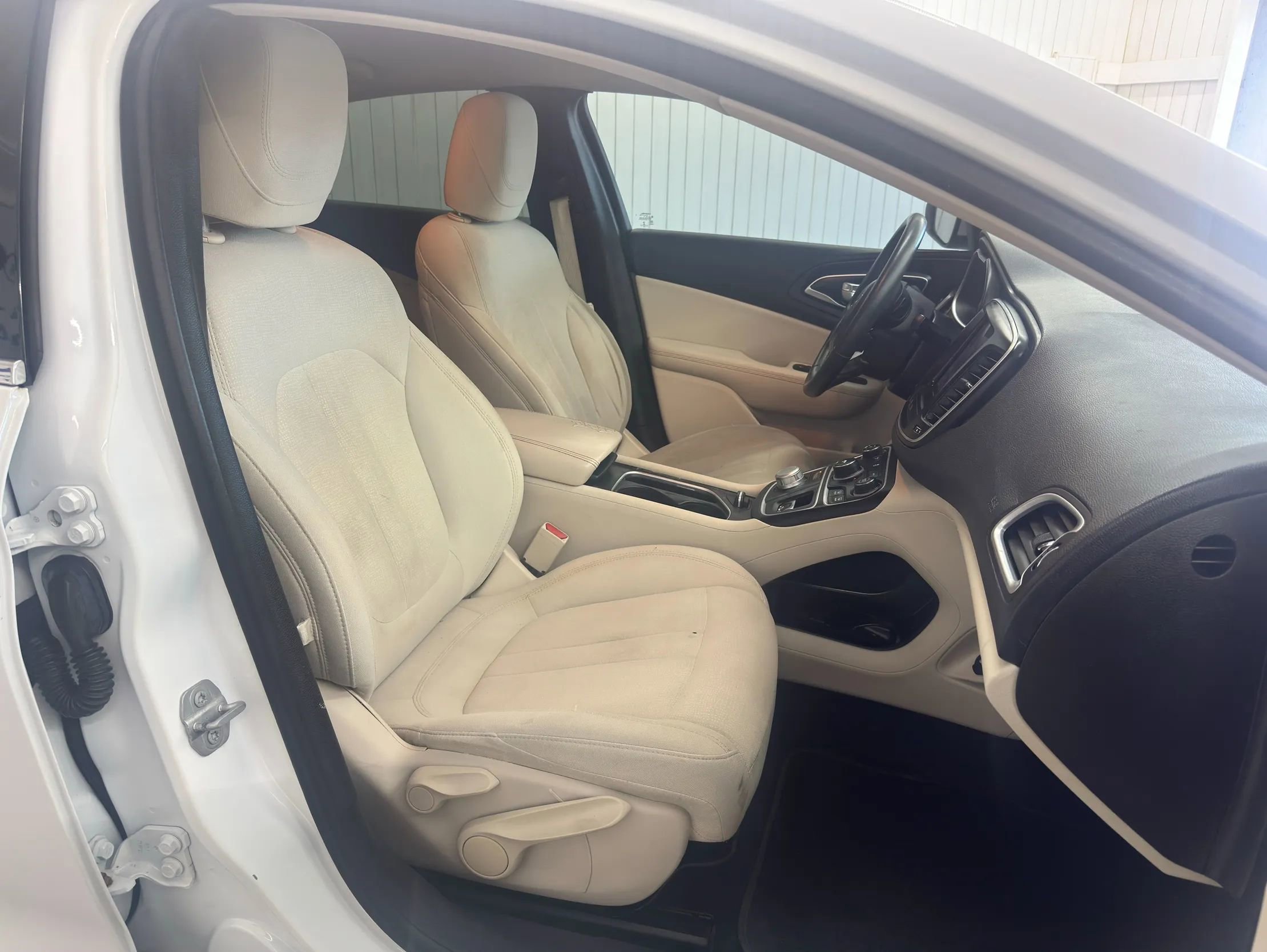 Used 2015 Chrysler 200 Limited w/ Spring Special Group image 15