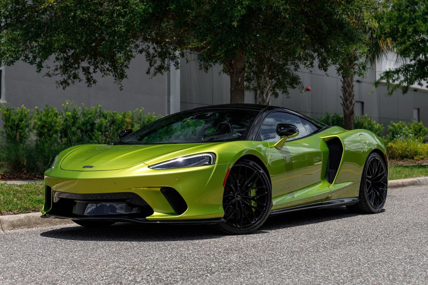 Used 2023 McLaren GT RWD image 33