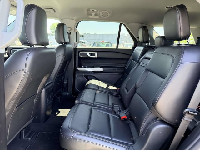 Used 2023 Ford Explorer XLT w/ Equipment Group 202A AWD/4WD image 13