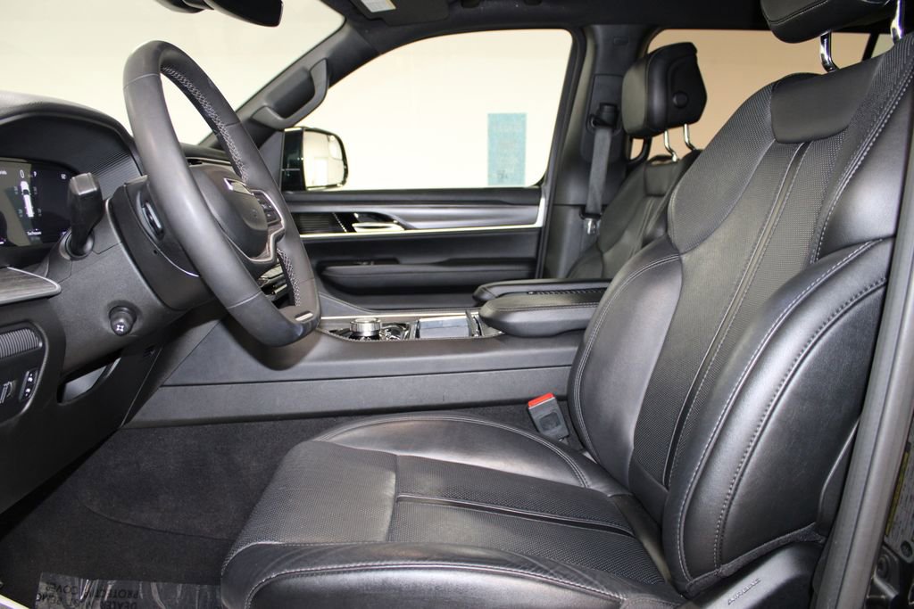 Used 2024 Jeep Wagoneer Series II AWD/4WD image 23
