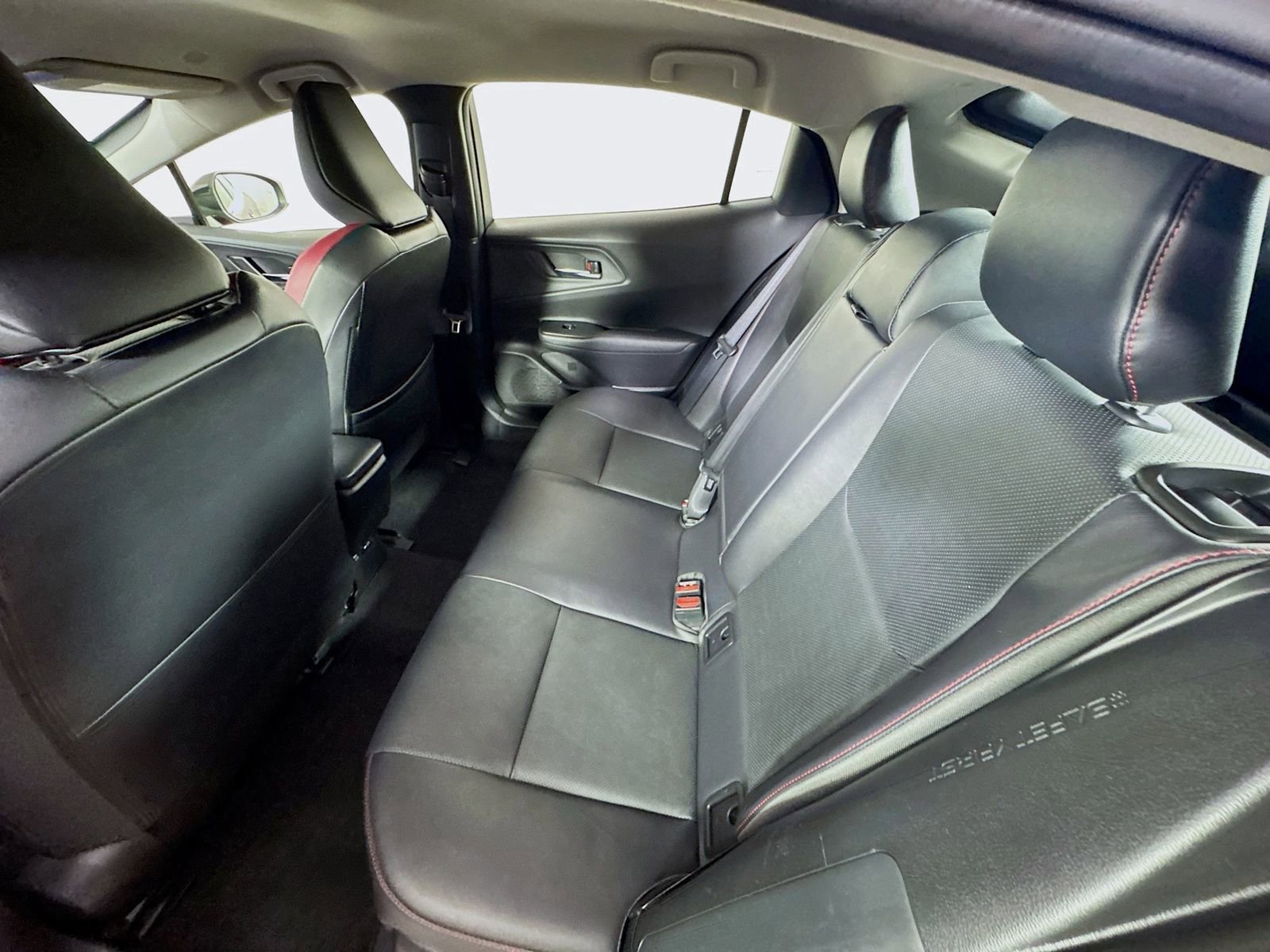 Used 2024 Toyota Prius Prime Premium FWD image 23