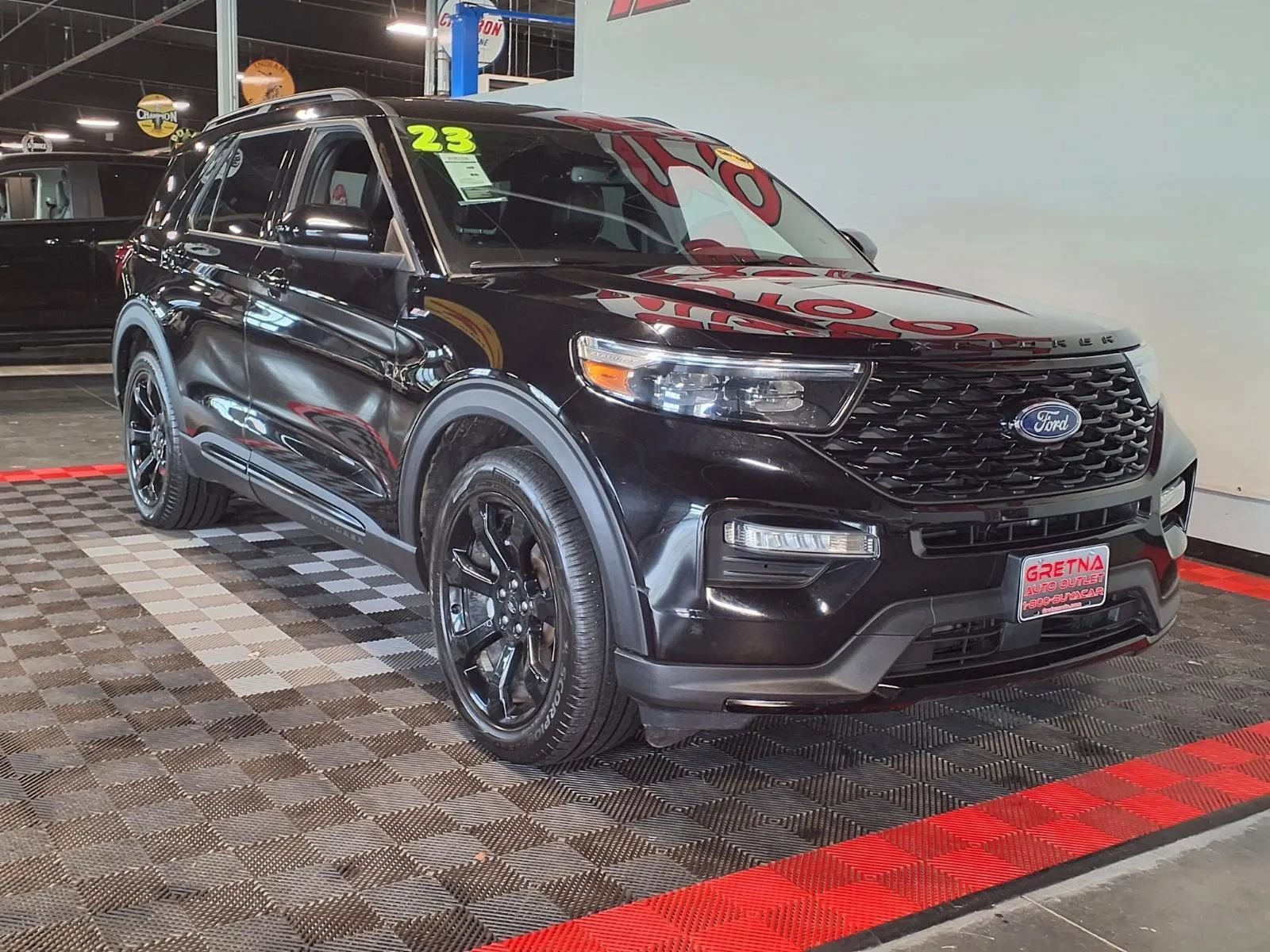 Used 2023 Ford Explorer ST-Line RWD image 2