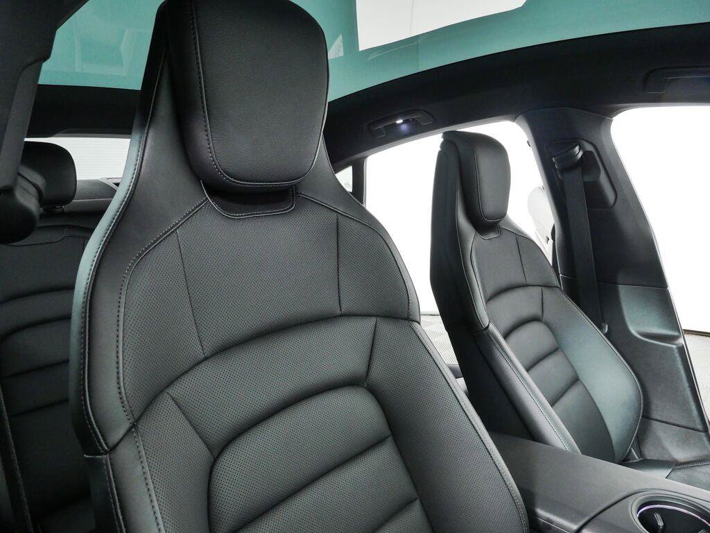 Certified 2023 Porsche Taycan RWD image 23