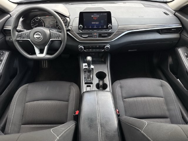 Used 2025 Nissan Altima 2.5 SV AWD/4WD image 11