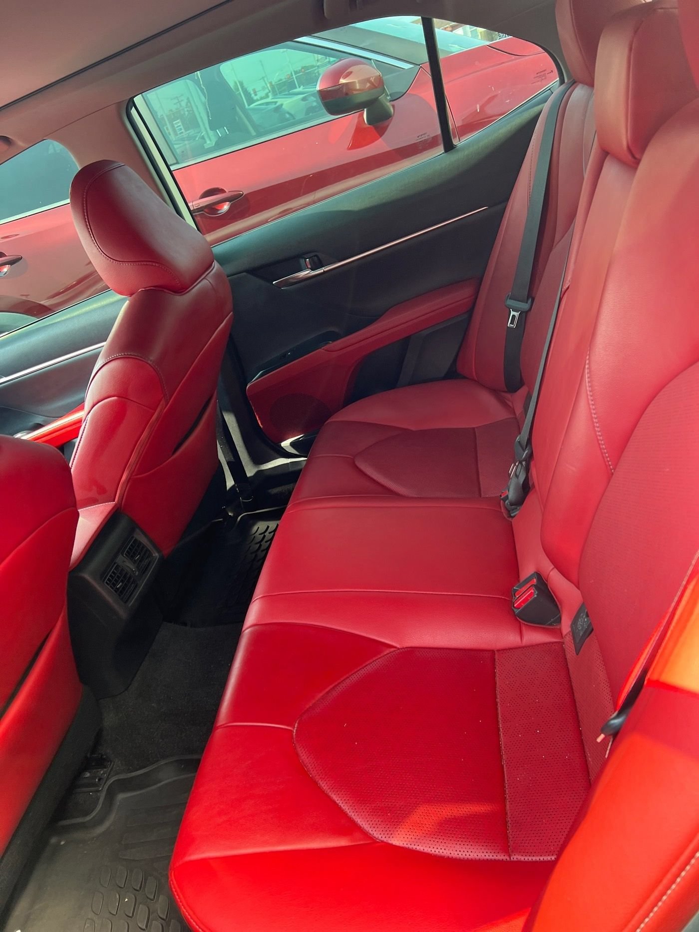 Used 2019 Toyota Camry XSE w/ Navigation Package FWD image 9