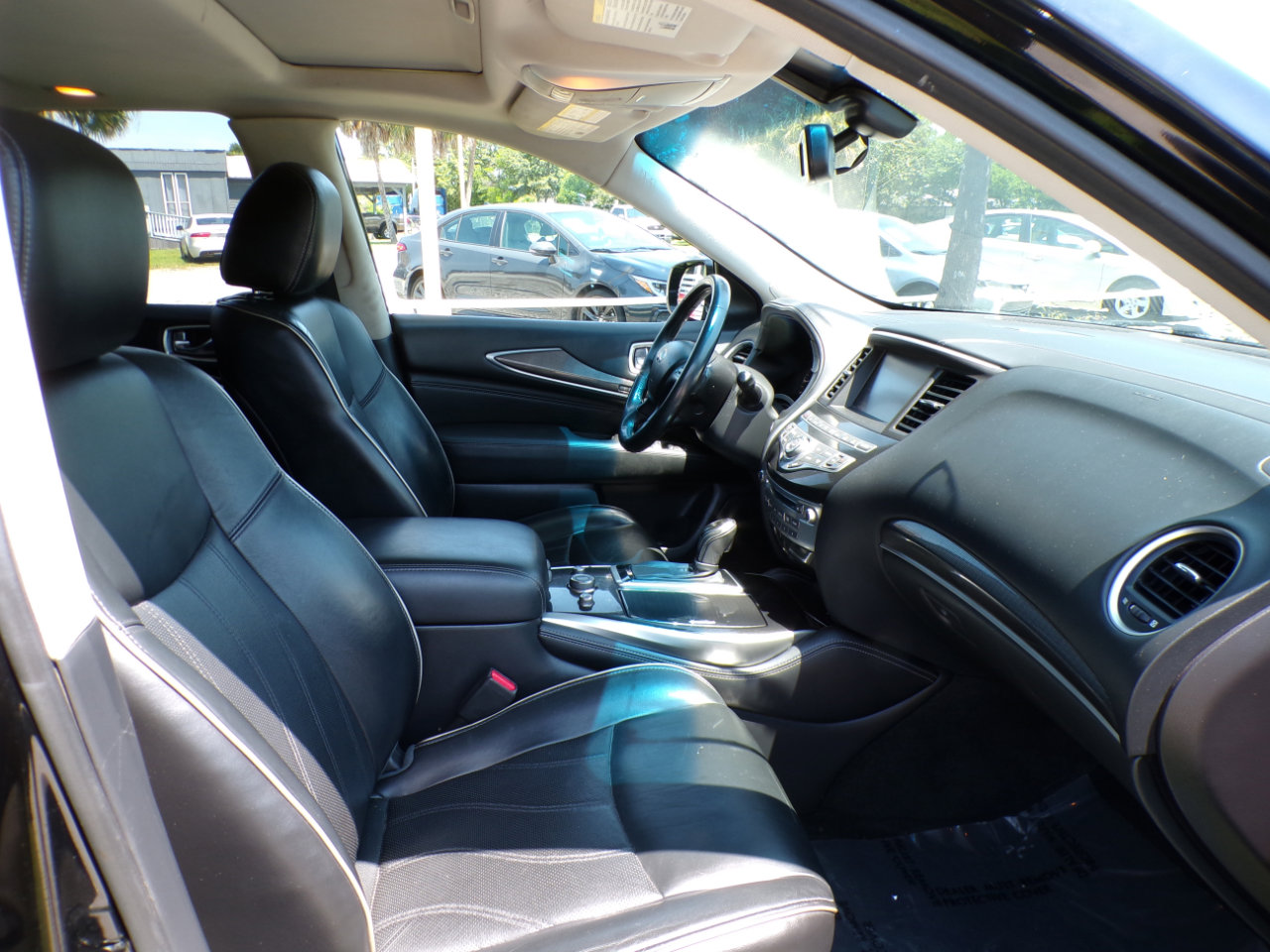 Used 2016 INFINITI QX60 AWD w/ Premium Plus Package image 28