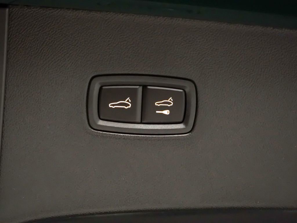 Certified 2025 Porsche Cayenne GTS image 34