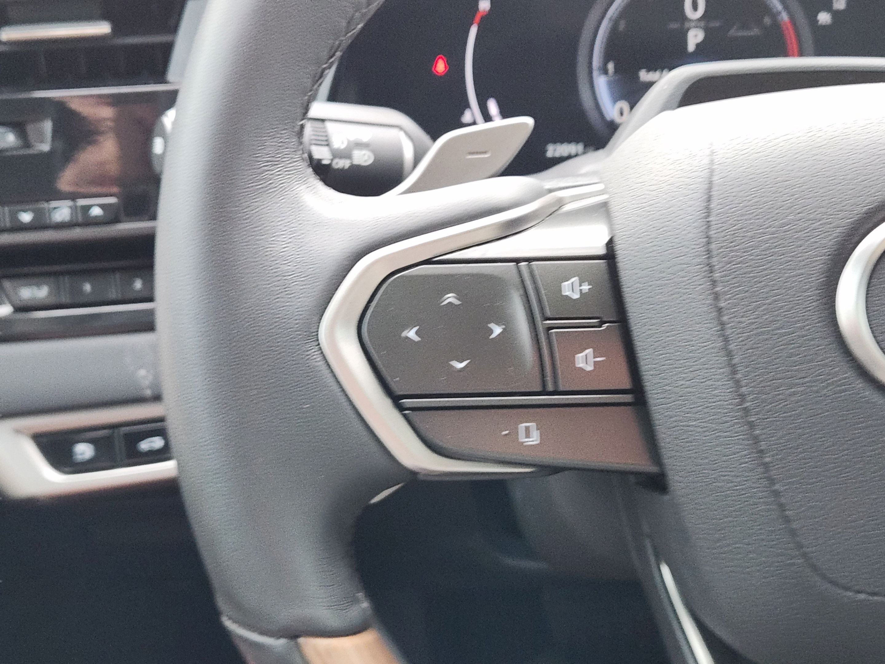 Certified 2023 Lexus RX 350 FWD w/ Cold Area Package image 21