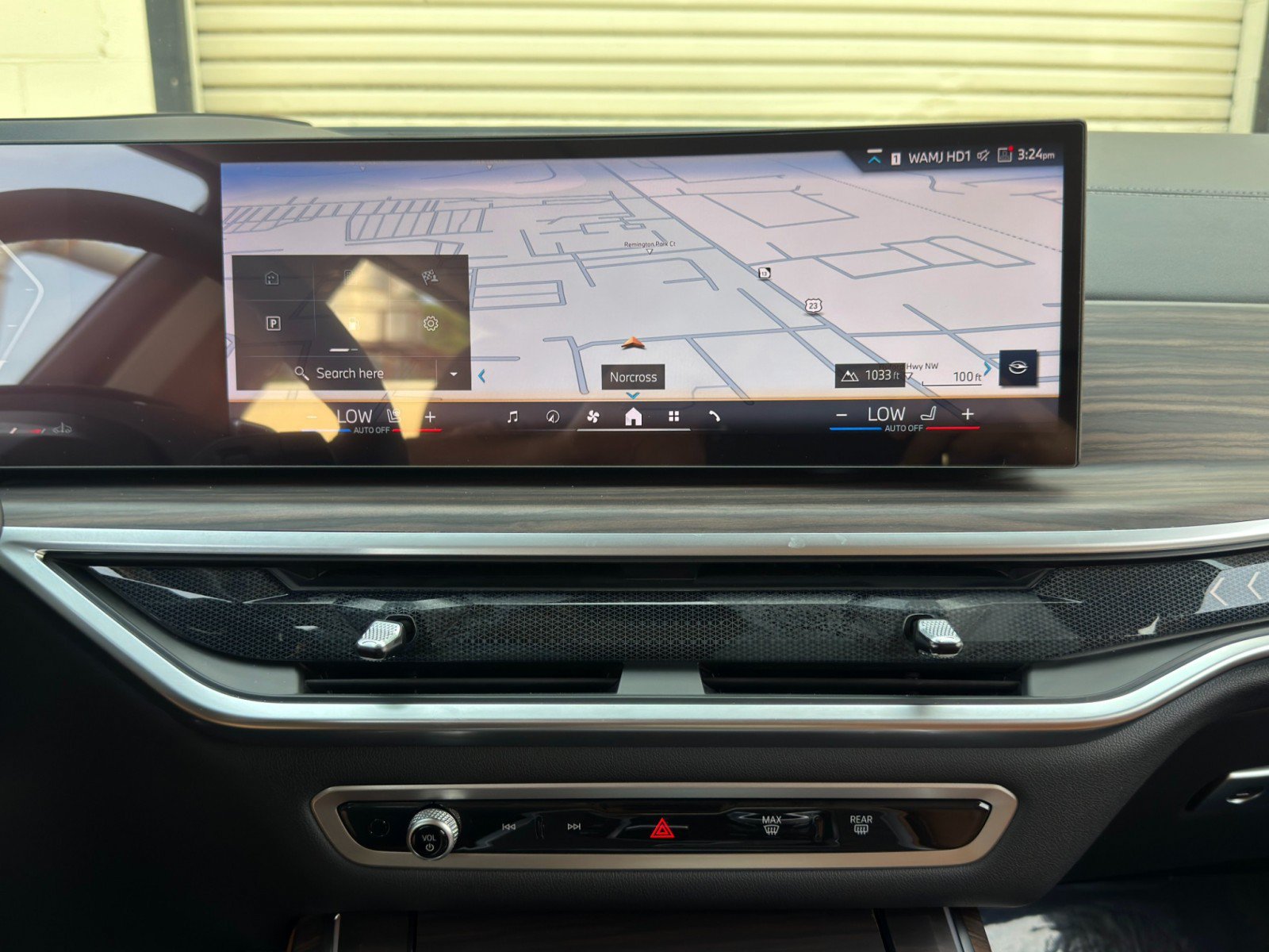 Used 2024 BMW X7 xDrive40i AWD/4WD image 25