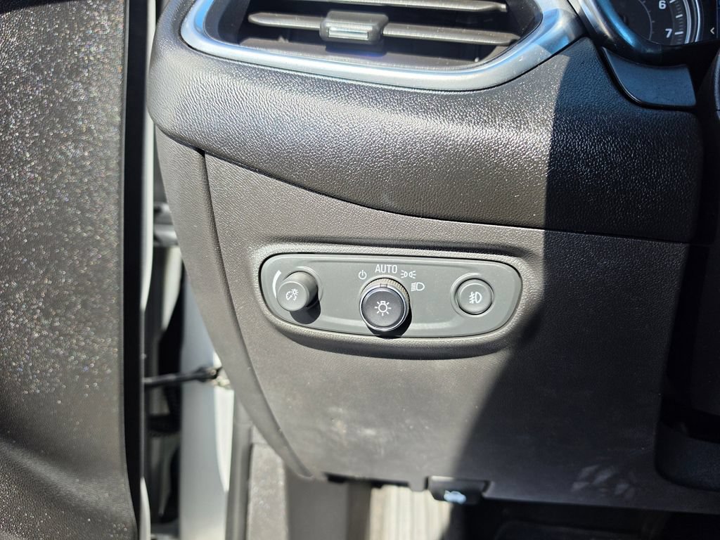 Used 2021 Chevrolet Equinox LT FWD image 24