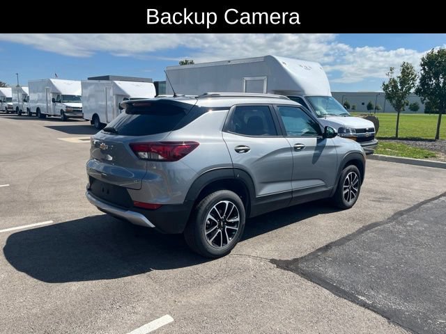Used 2025 Chevrolet TrailBlazer LT AWD/4WD image 5