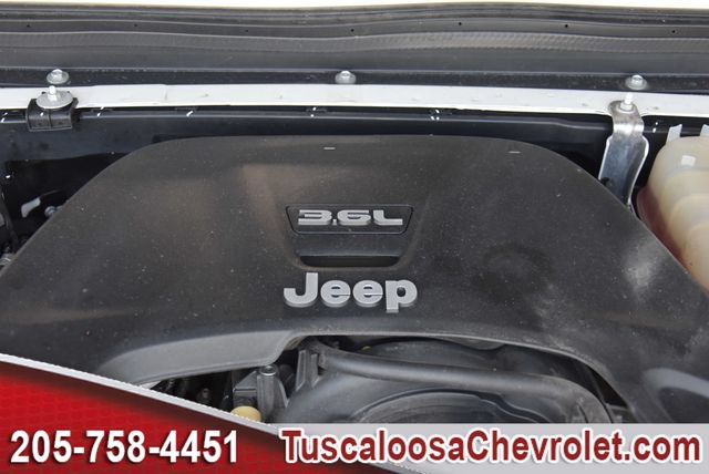 Used 2018 Jeep Wrangler Unlimited Sahara AWD/4WD image 42