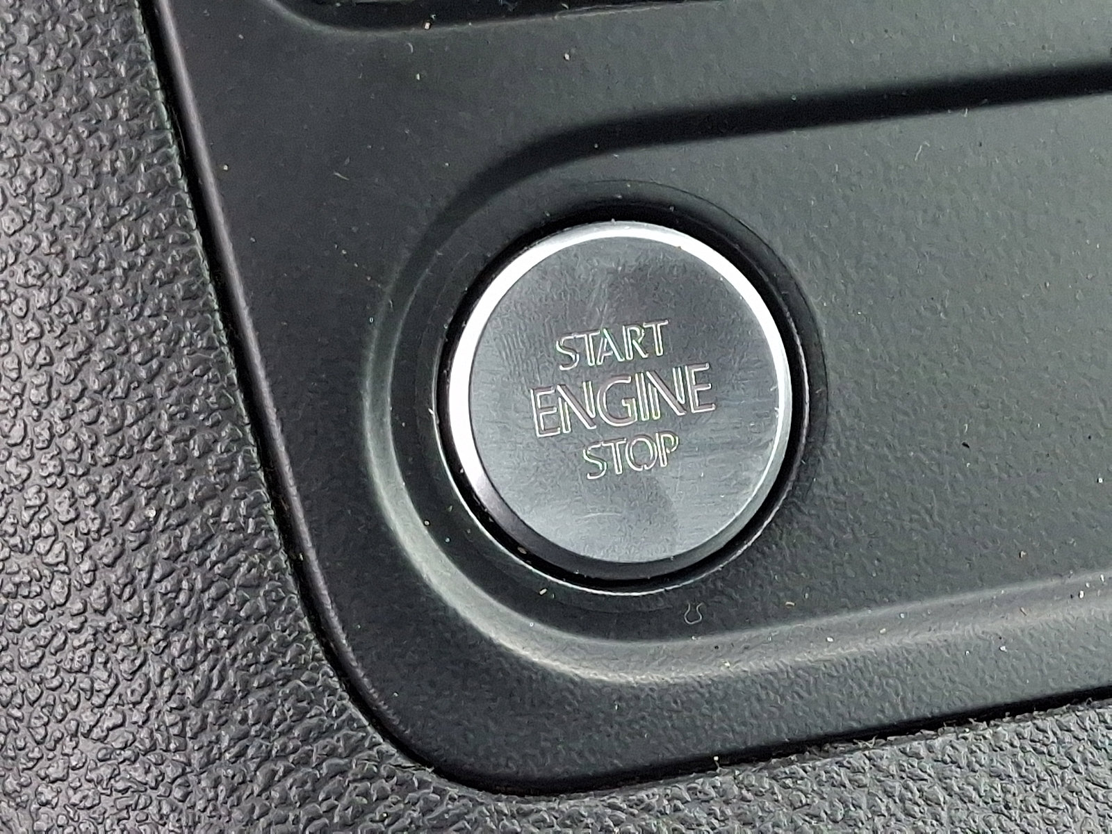 Used 2016 Volkswagen Tiguan S image 22