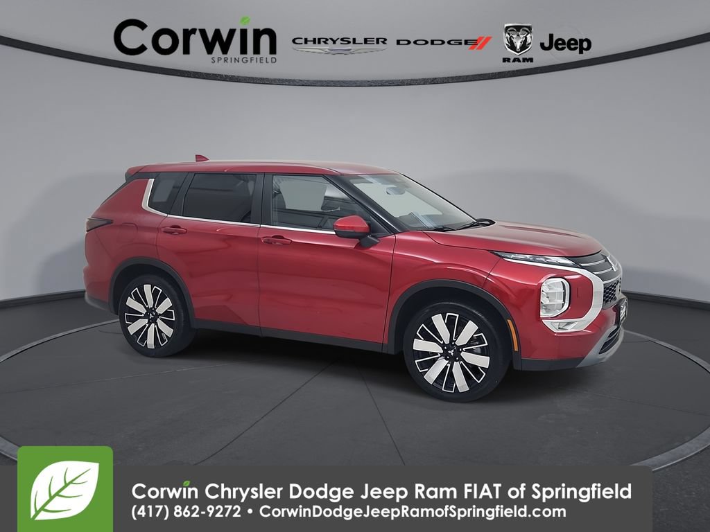 Used 2025 Mitsubishi Outlander SE AWD/4WD image 1