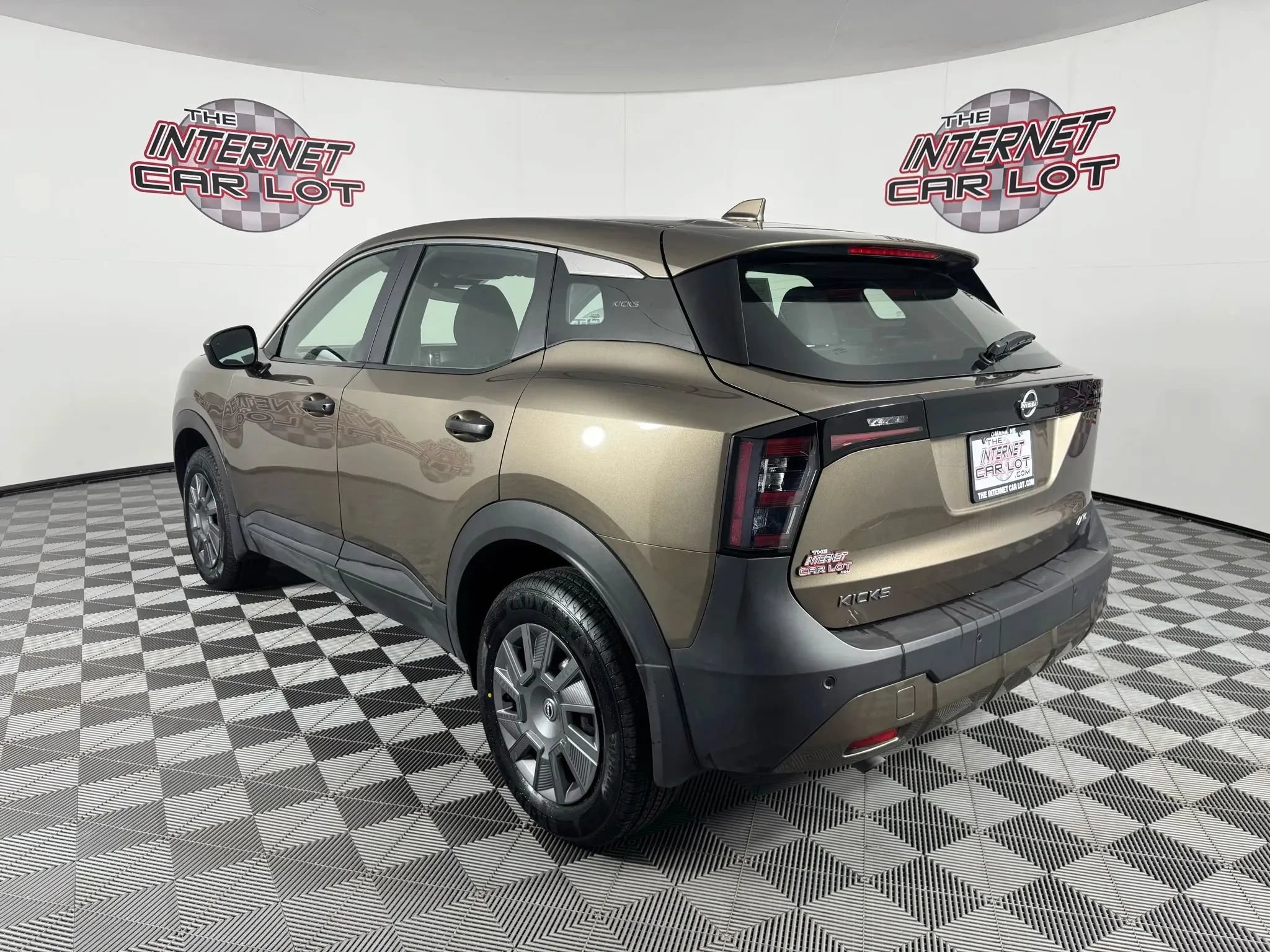 Used 2025 Nissan Kicks S AWD/4WD image 5