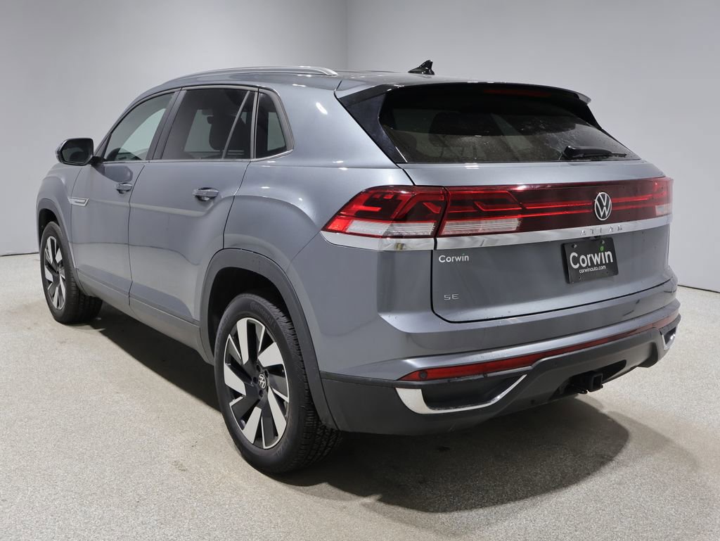 Used 2025 Volkswagen Atlas Cross Sport SE image 5