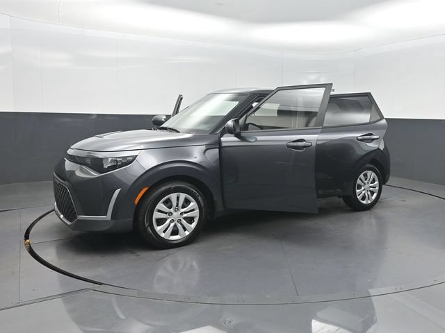 Used 2023 Kia Soul LX FWD image 32