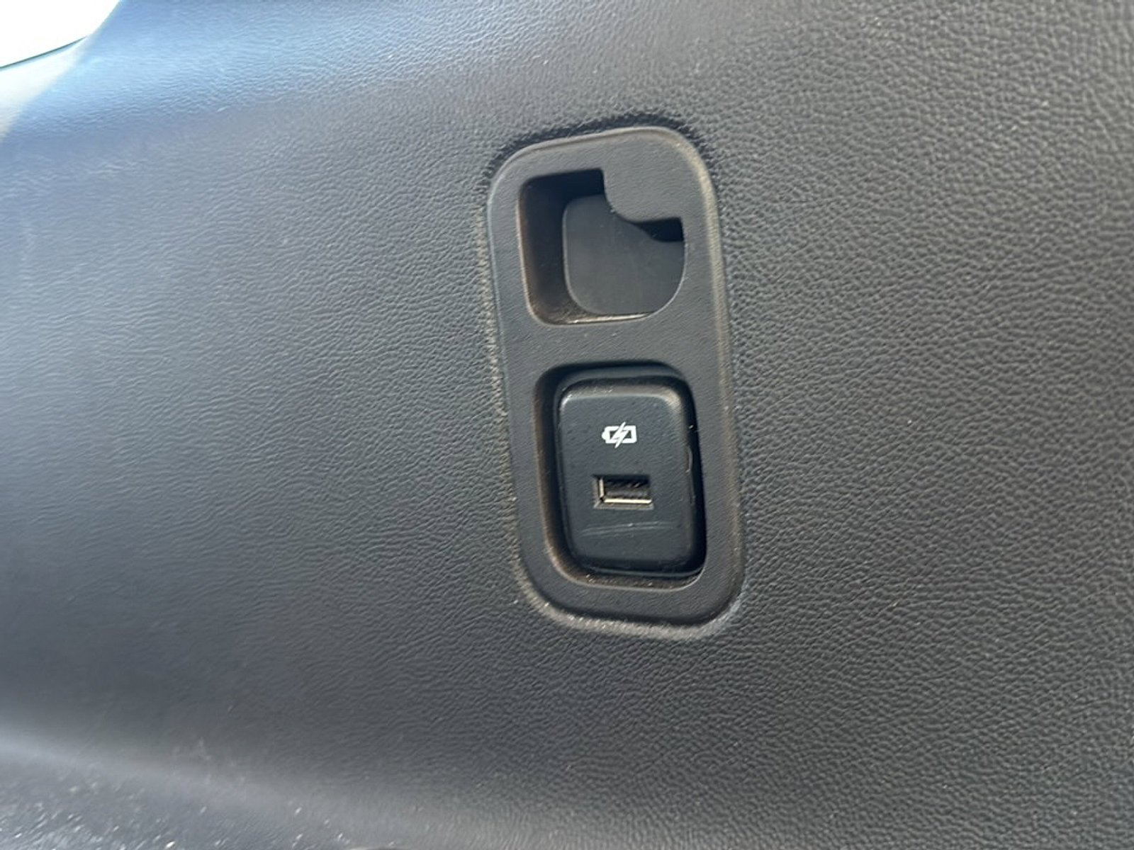 Used 2019 Chevrolet Traverse LT FWD image 23