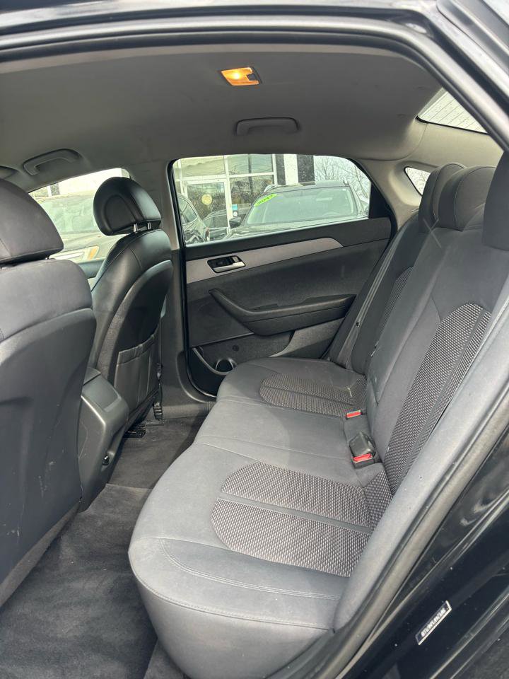 Used 2018 Hyundai Sonata SE w/ Cargo Package FWD image 14