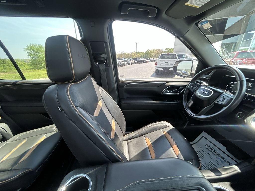 Used 2023 GMC Yukon AT4 w/ Technology Package image 10