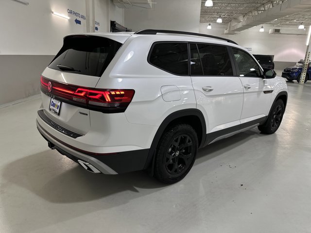 New 2026 Volkswagen Atlas Peak Edition image 9