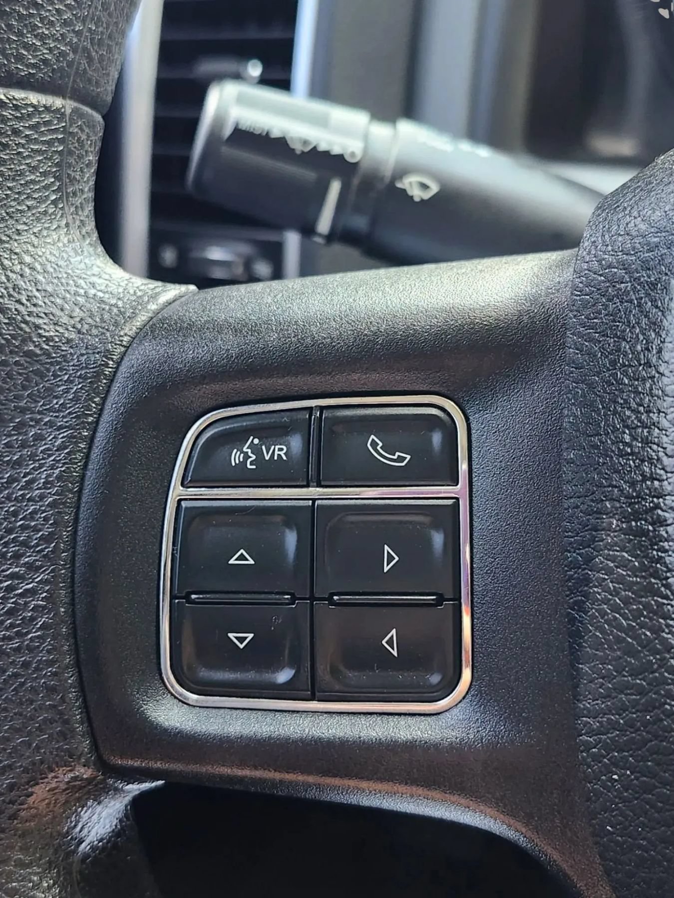 Used 2018 RAM 1500 Classic SLT AWD/4WD image 26