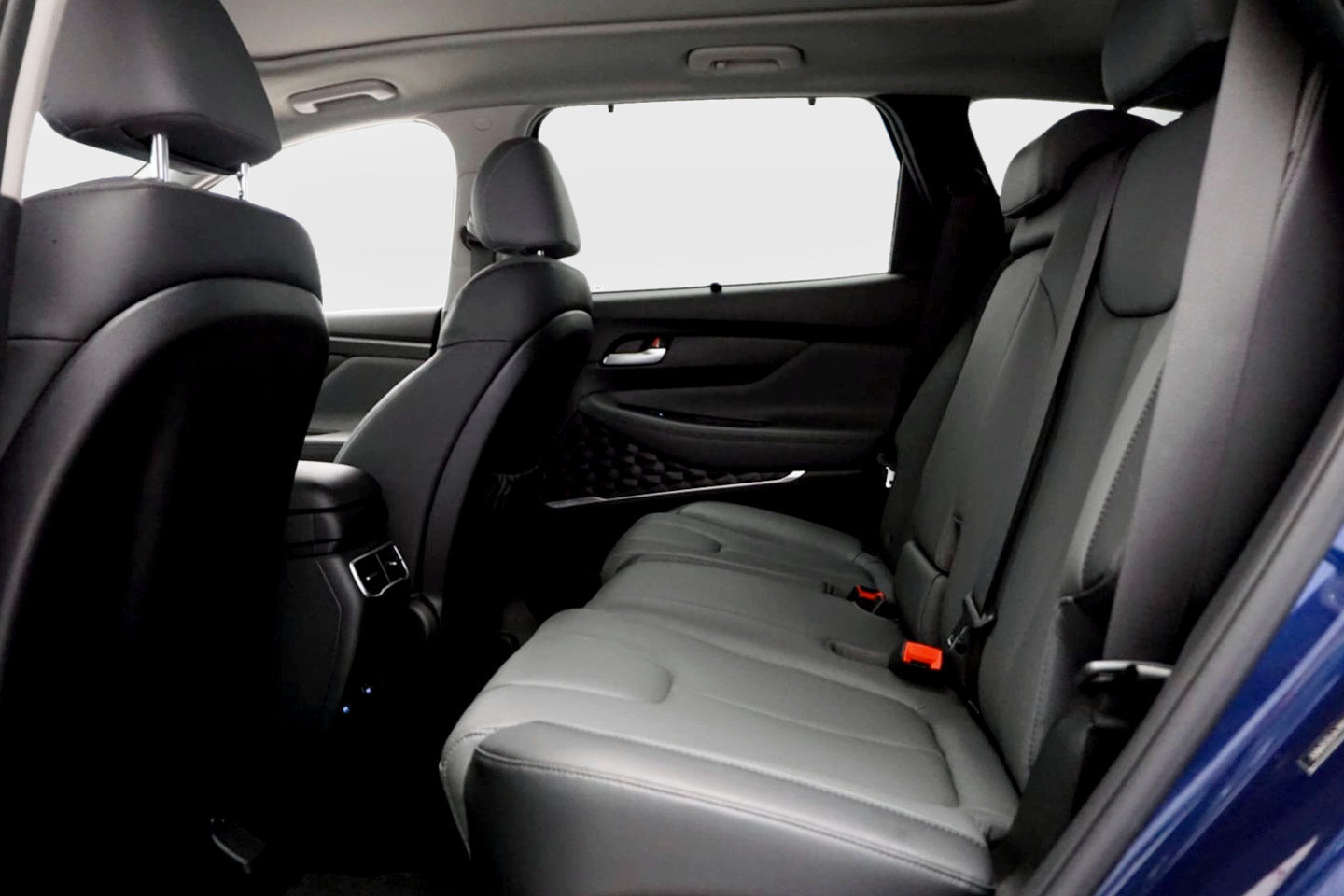 Used 2023 Hyundai Santa Fe SEL w/ Premium Package AWD/4WD image 9