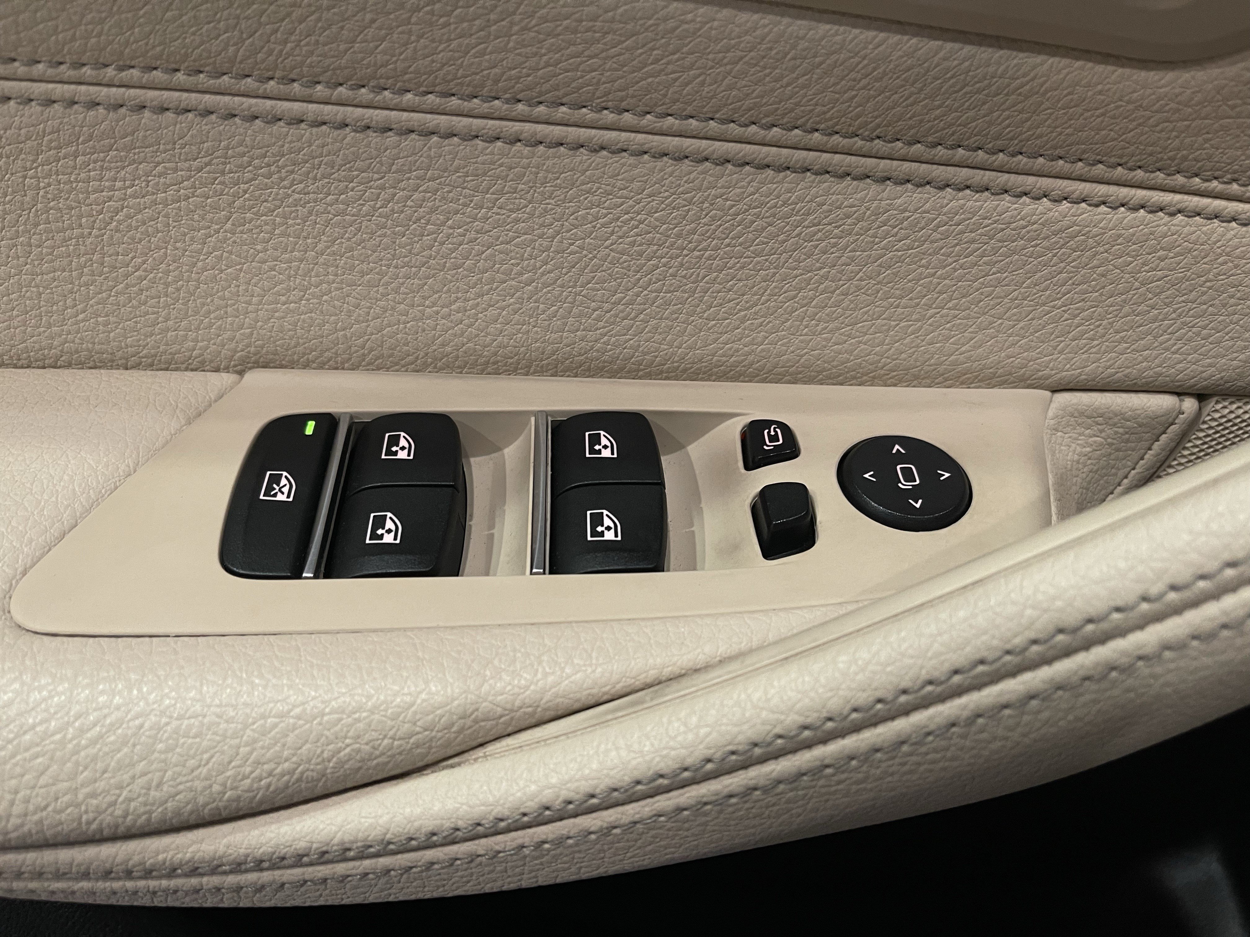 Used 2019 BMW 540i xDrive w/ Convenience Package AWD/4WD image 11