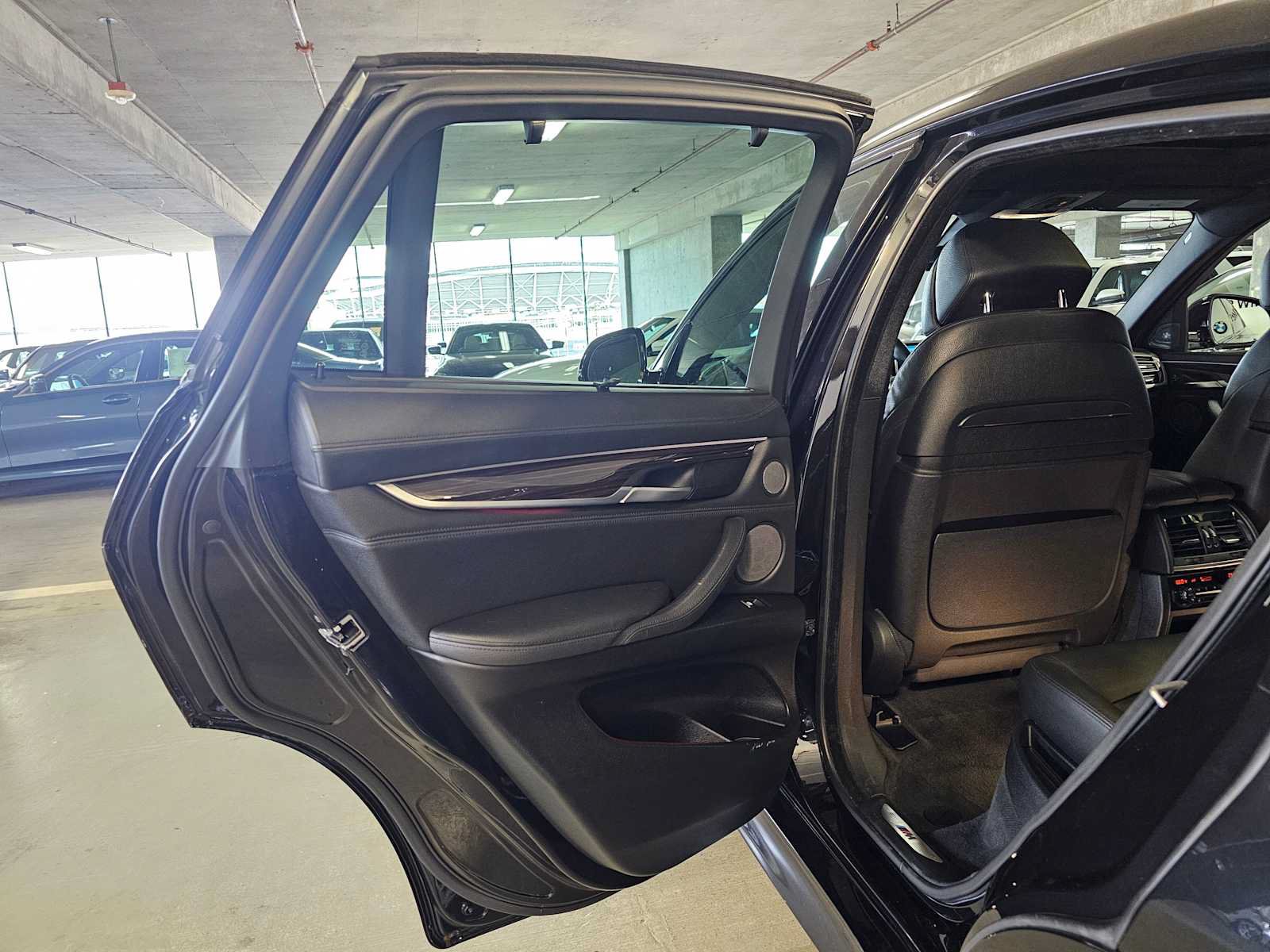 Used 2015 BMW X6 xDrive50i AWD/4WD image 27