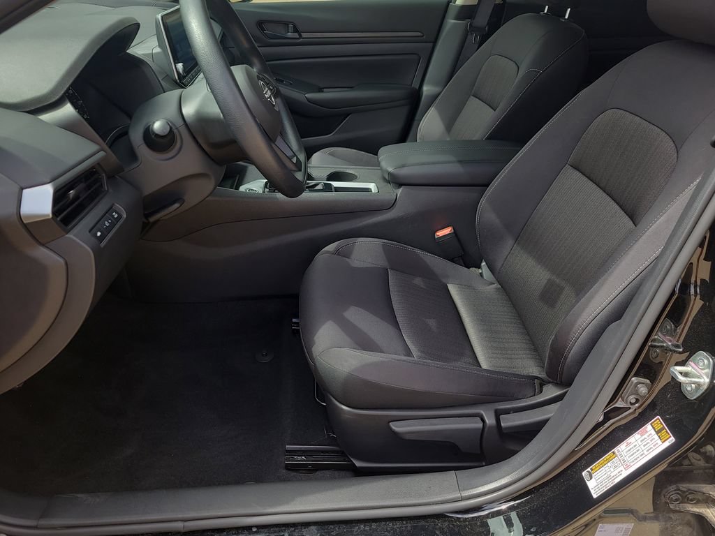 Certified 2025 Nissan Altima 2.5 S FWD image 13