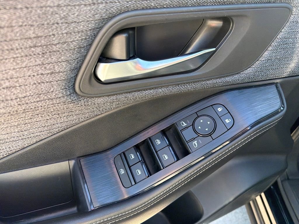 Used 2022 Nissan Rogue SV FWD image 18
